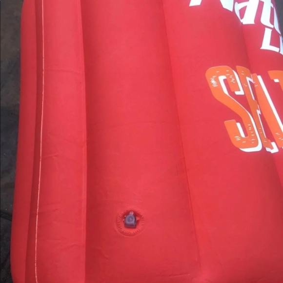 New in package inflatable cooler - Picture 7 of 13